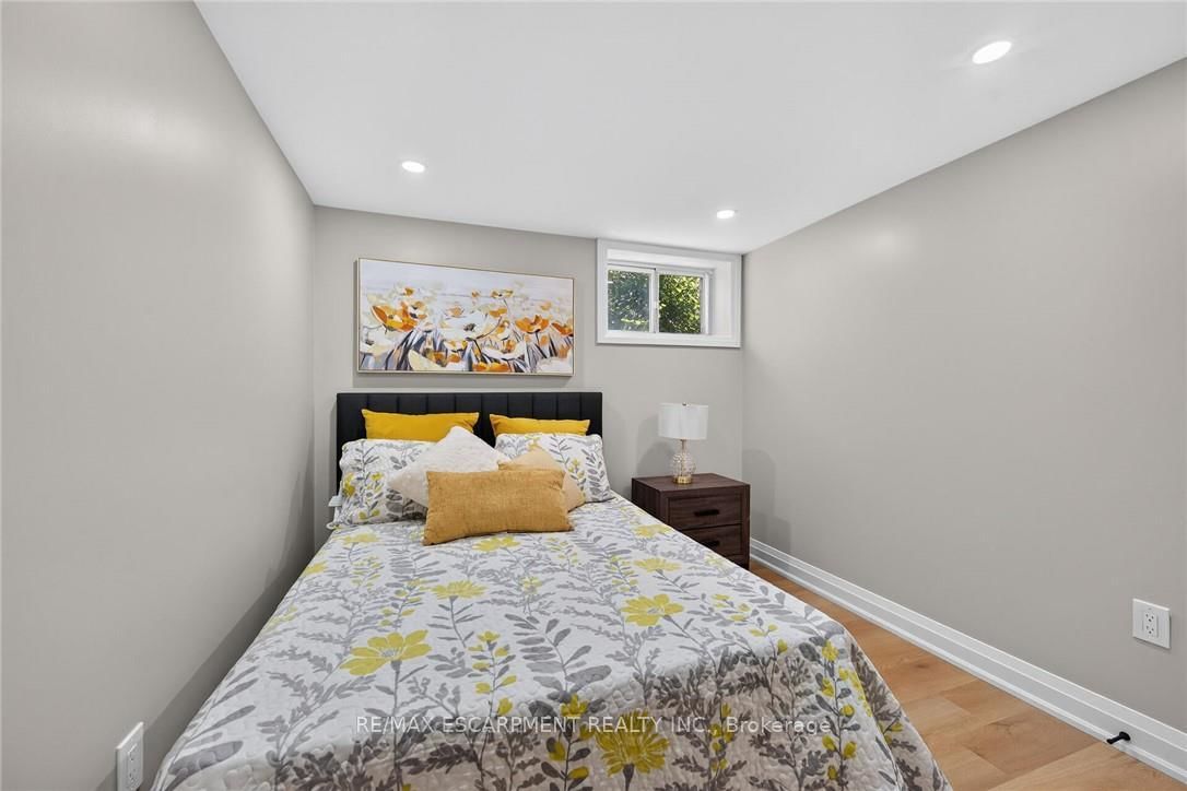 135 NUGENT Drive • Hamilton, ON photo 28