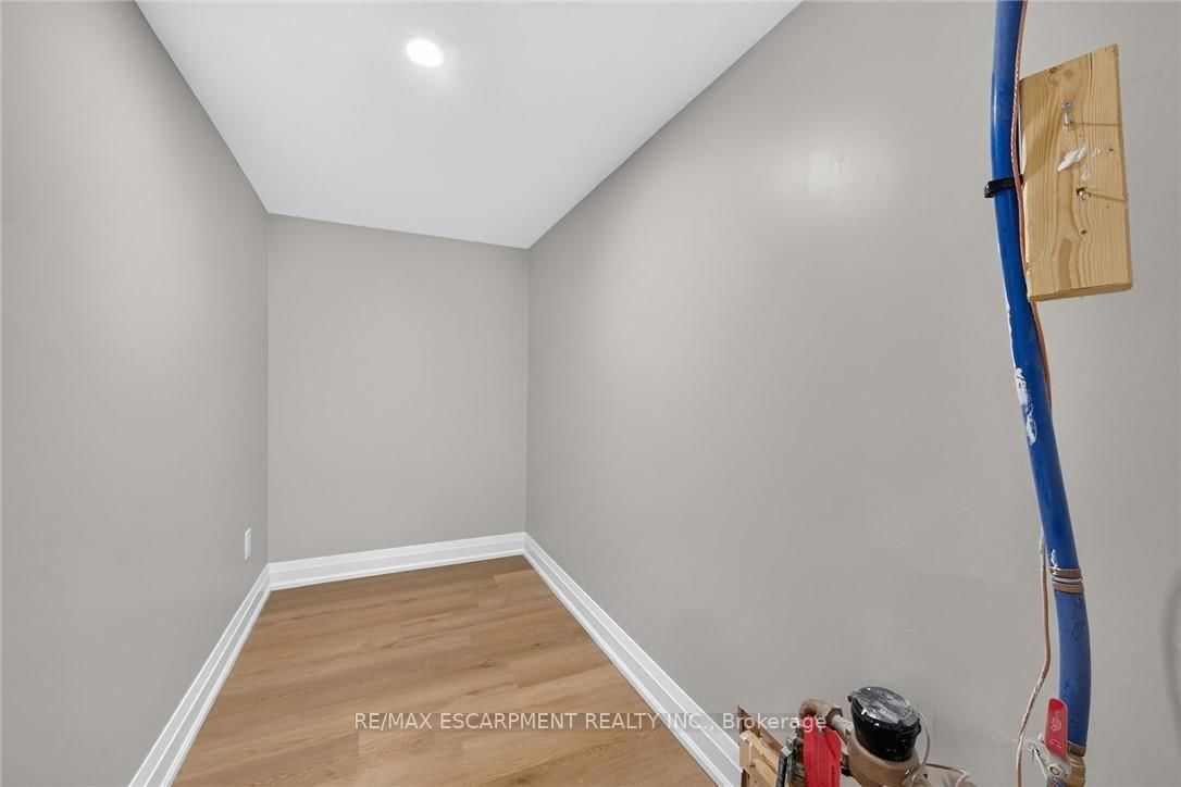 135 NUGENT Drive • Hamilton, ON photo 34