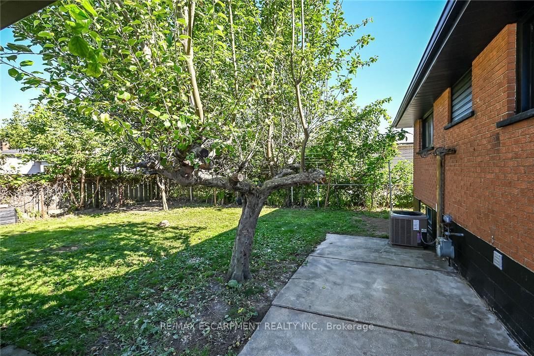 135 NUGENT Drive • Hamilton, ON photo 39
