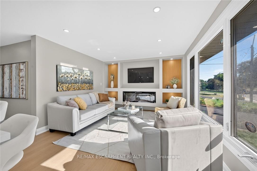 135 NUGENT Drive • Hamilton, ON photo 5