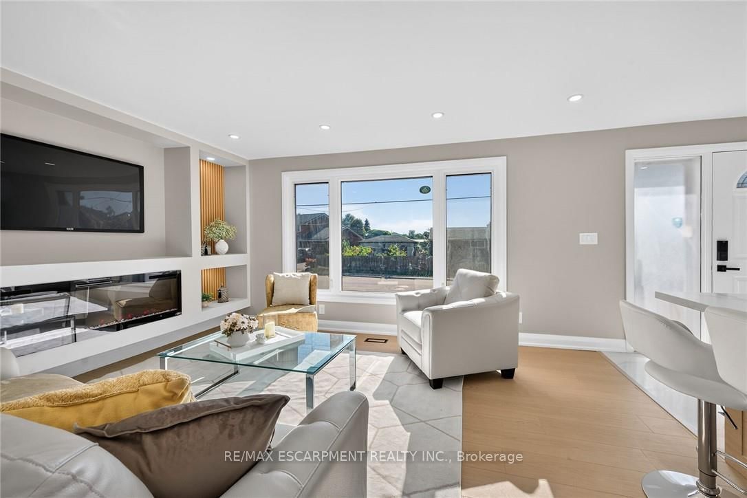 135 NUGENT Drive • Hamilton, ON photo 6
