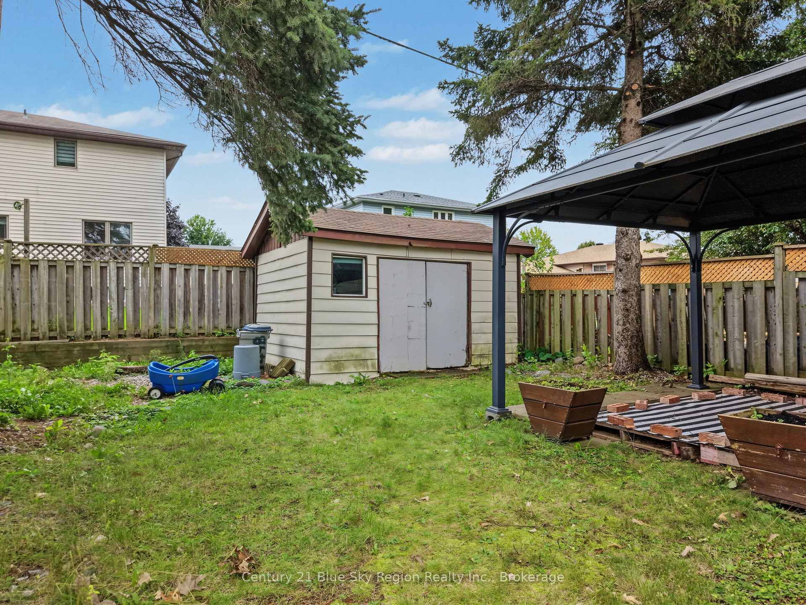 643 Robarts Avenue • North Bay, ON photo 38