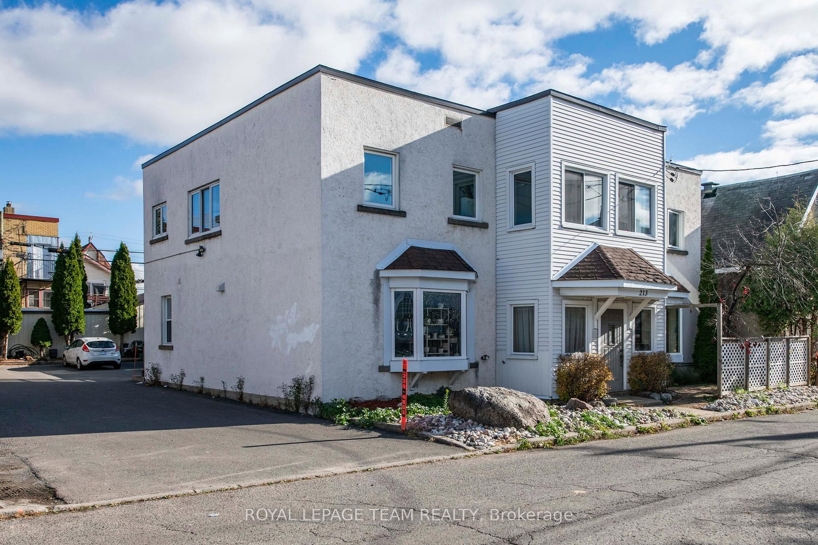 213 Desrosiers Street • Ottawa, ON photo 1