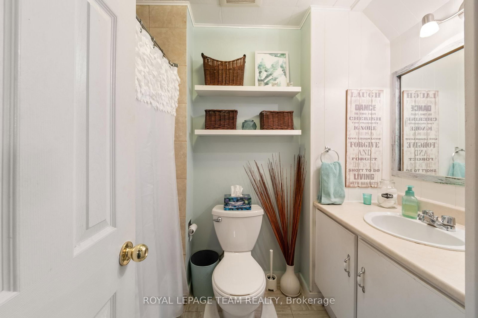 213 Desrosiers Street • Ottawa, ON photo 12