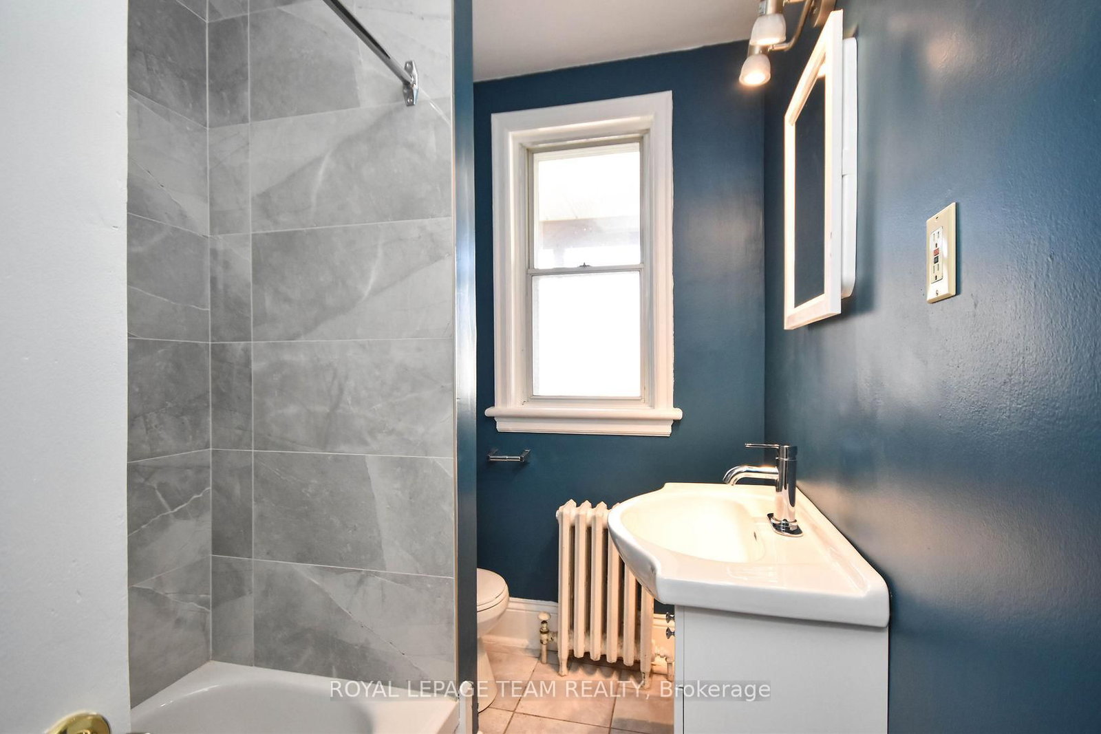 213 Desrosiers Street • Ottawa, ON photo 27