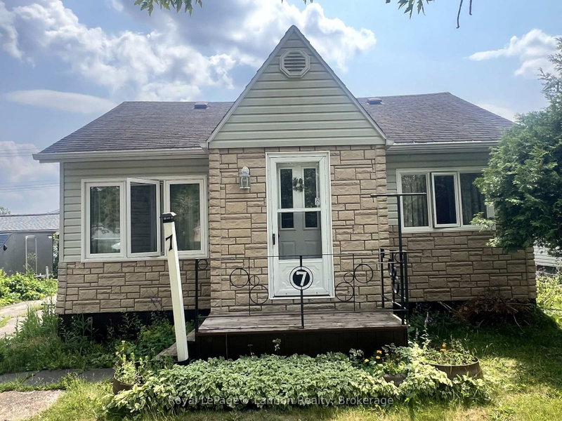 7 Errington Avenue
