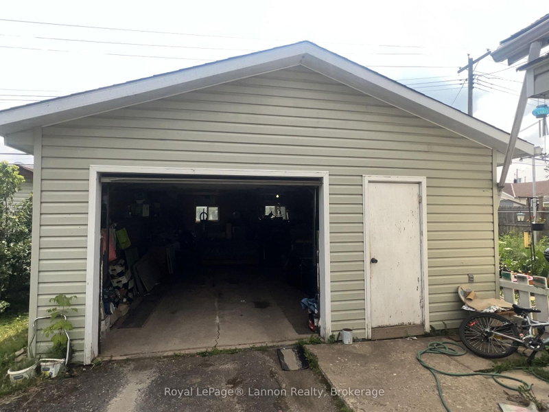 7 Errington Avenue