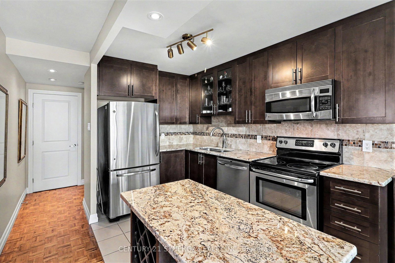 158B McArthur Avenue • #1202 • Ottawa, ON photo 13