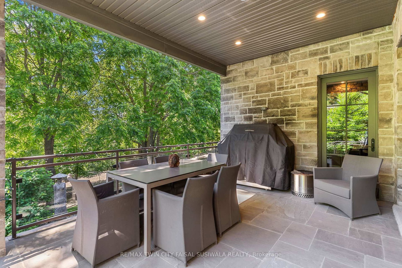 44 Pioneer Ridge Drive • Kitchener, ON photo 8