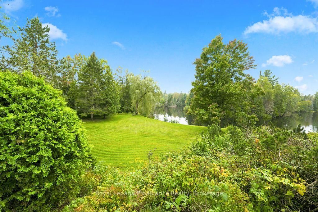 304 Hastings Street N • Bancroft, ON photo 36