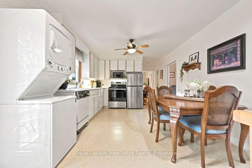 304 Hastings Street N • Bancroft, ON photo 4