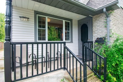 36 MAPLEWOOD Drive • St. Catharines, ON photo 2