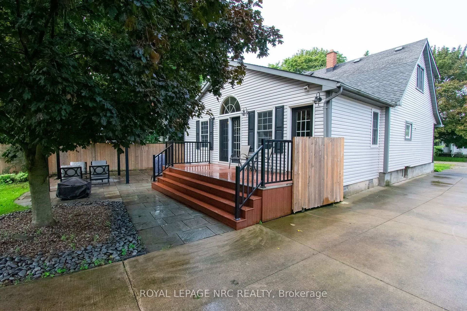 36 MAPLEWOOD Drive • St. Catharines, ON photo 40