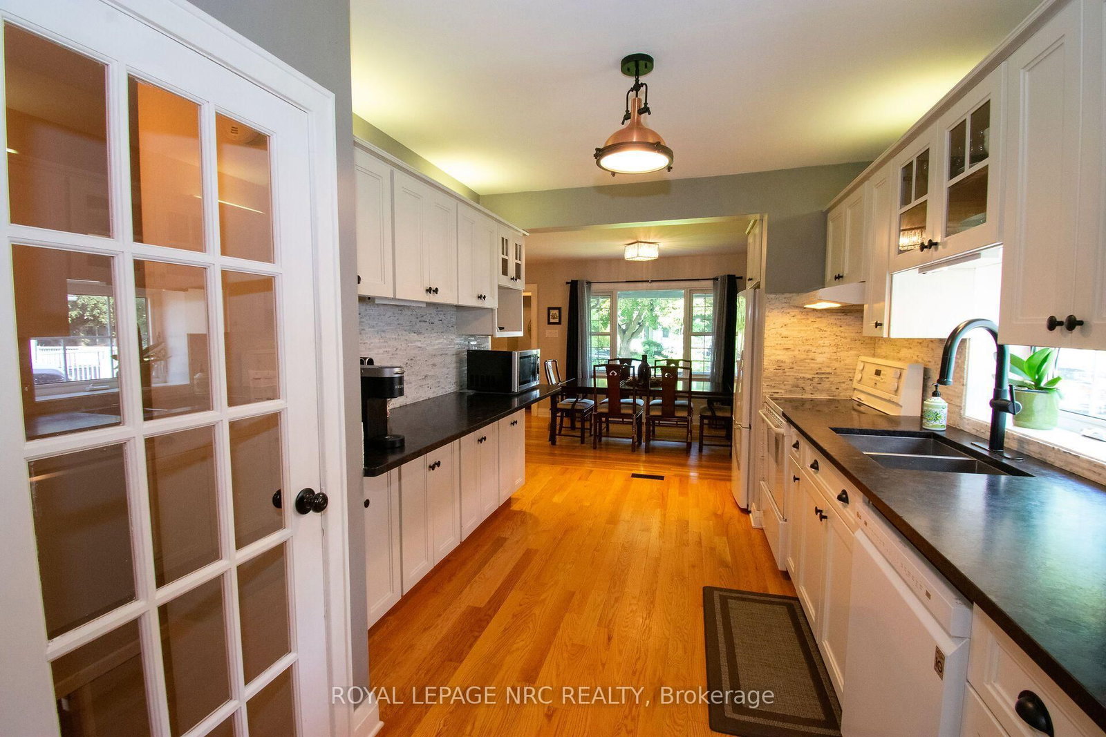 36 MAPLEWOOD Drive • St. Catharines, ON photo 8
