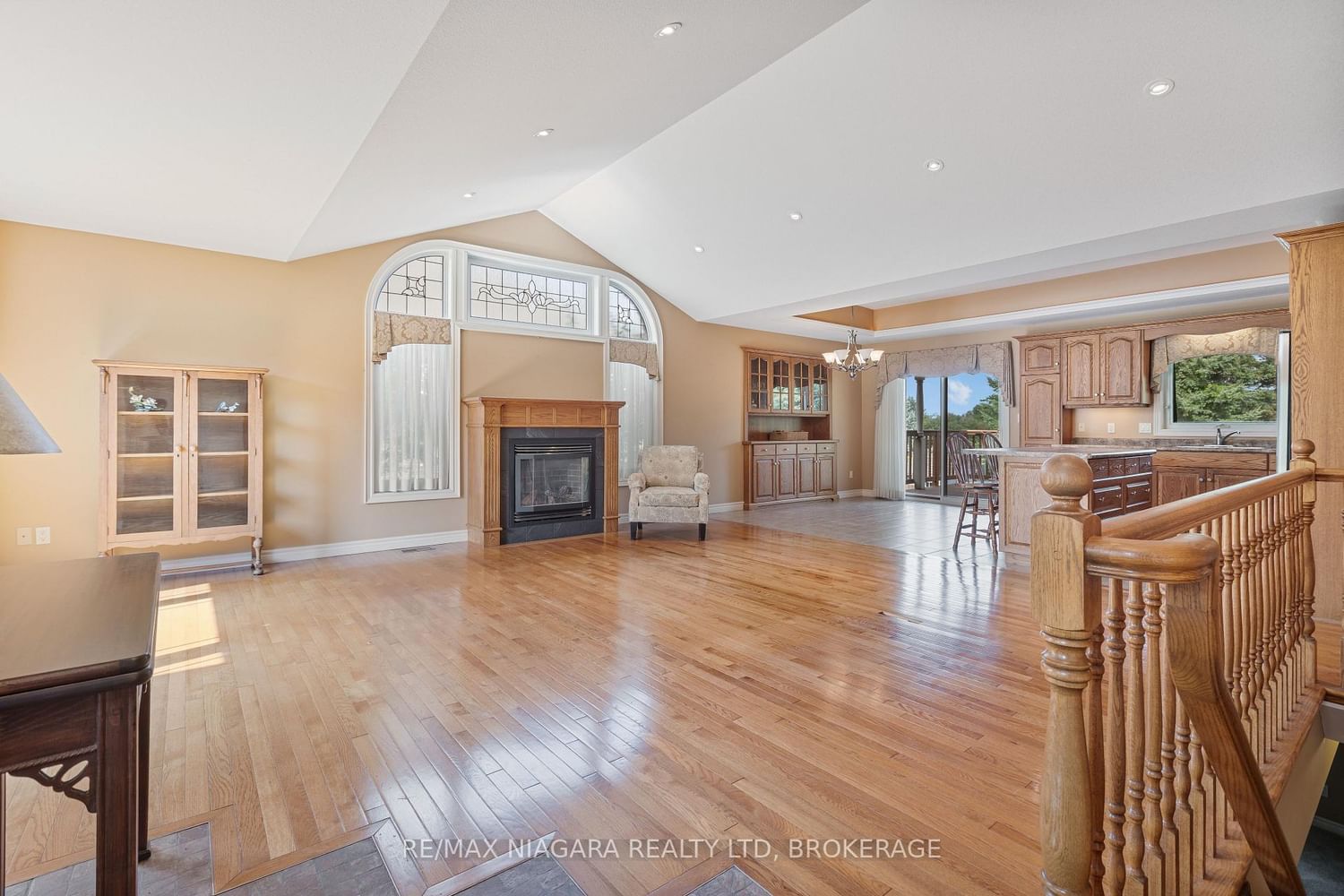 16 Cherry Ridge Boulevard • Pelham, ON photo 11