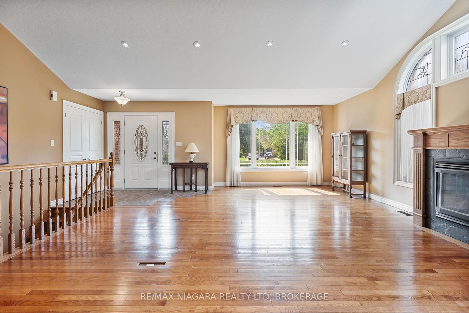 16 Cherry Ridge Boulevard • Pelham, ON photo 12