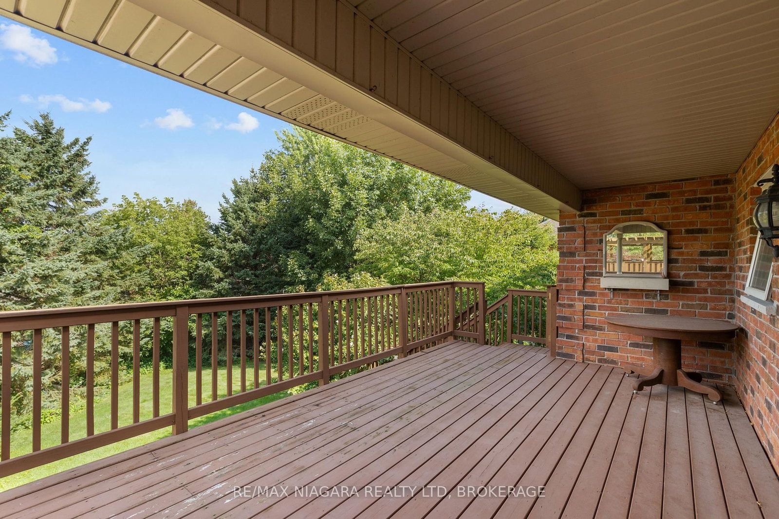 16 Cherry Ridge Boulevard • Pelham, ON photo 6