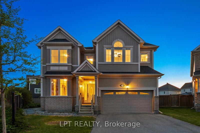 67 BRISTLING Crescent