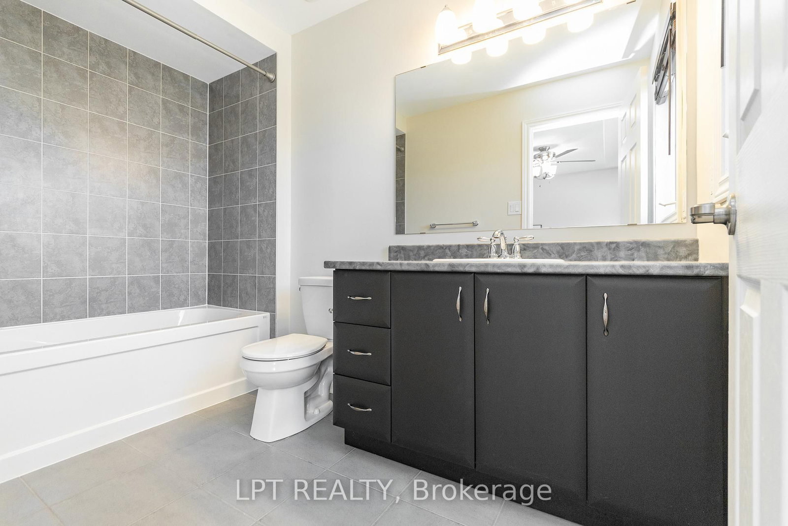 67 BRISTLING Crescent • Ottawa, ON photo 33