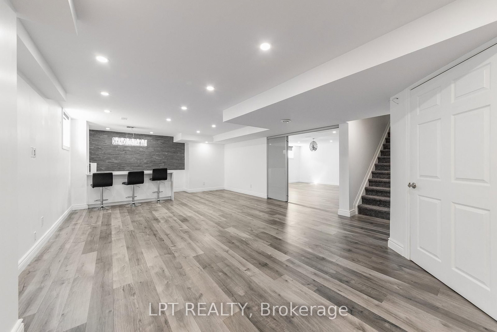 67 BRISTLING Crescent • Ottawa, ON photo 35