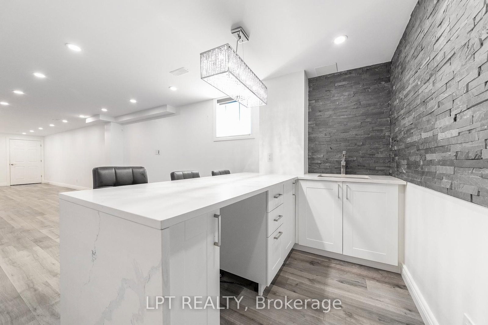 67 BRISTLING Crescent • Ottawa, ON photo 36
