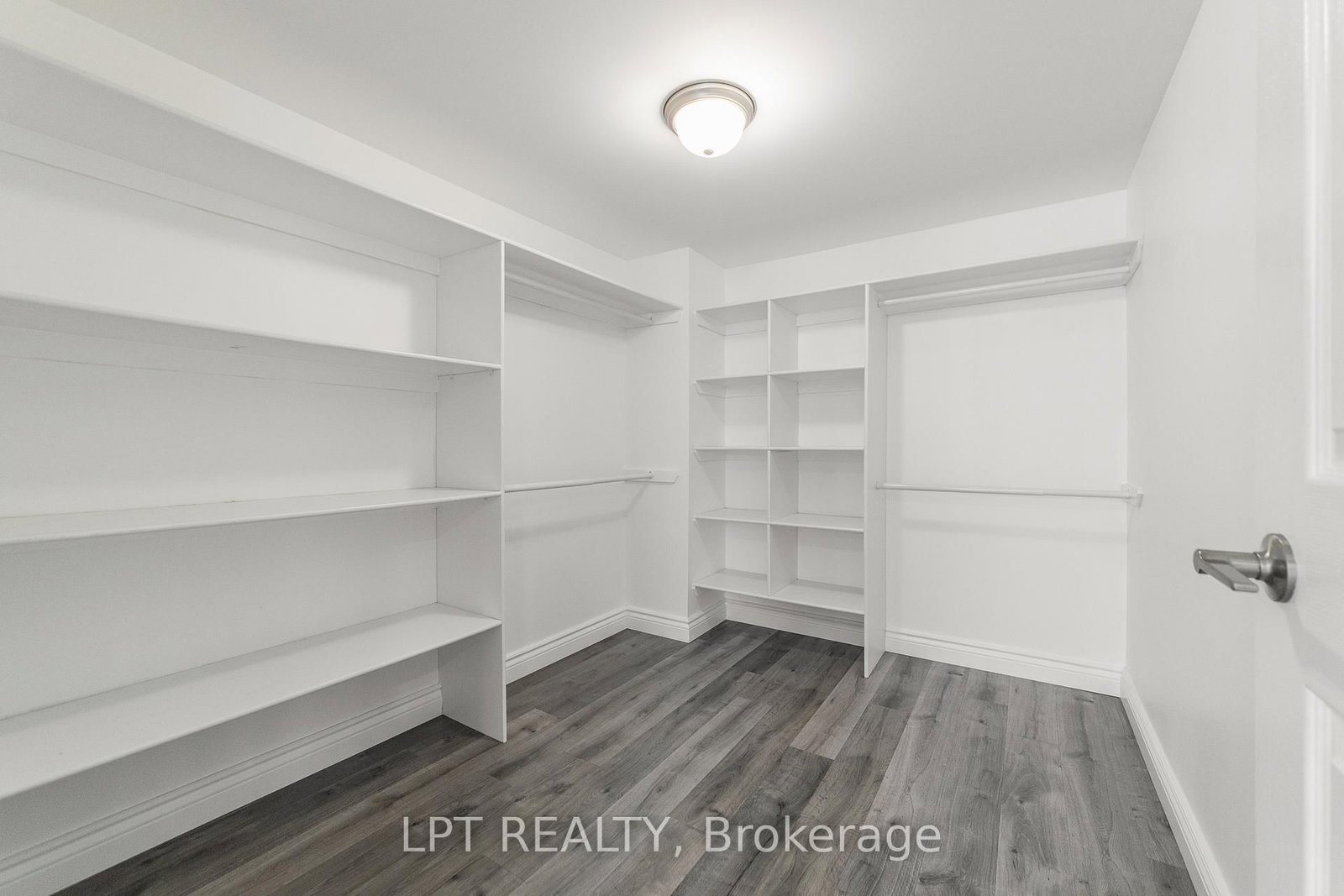 67 BRISTLING Crescent • Ottawa, ON photo 38