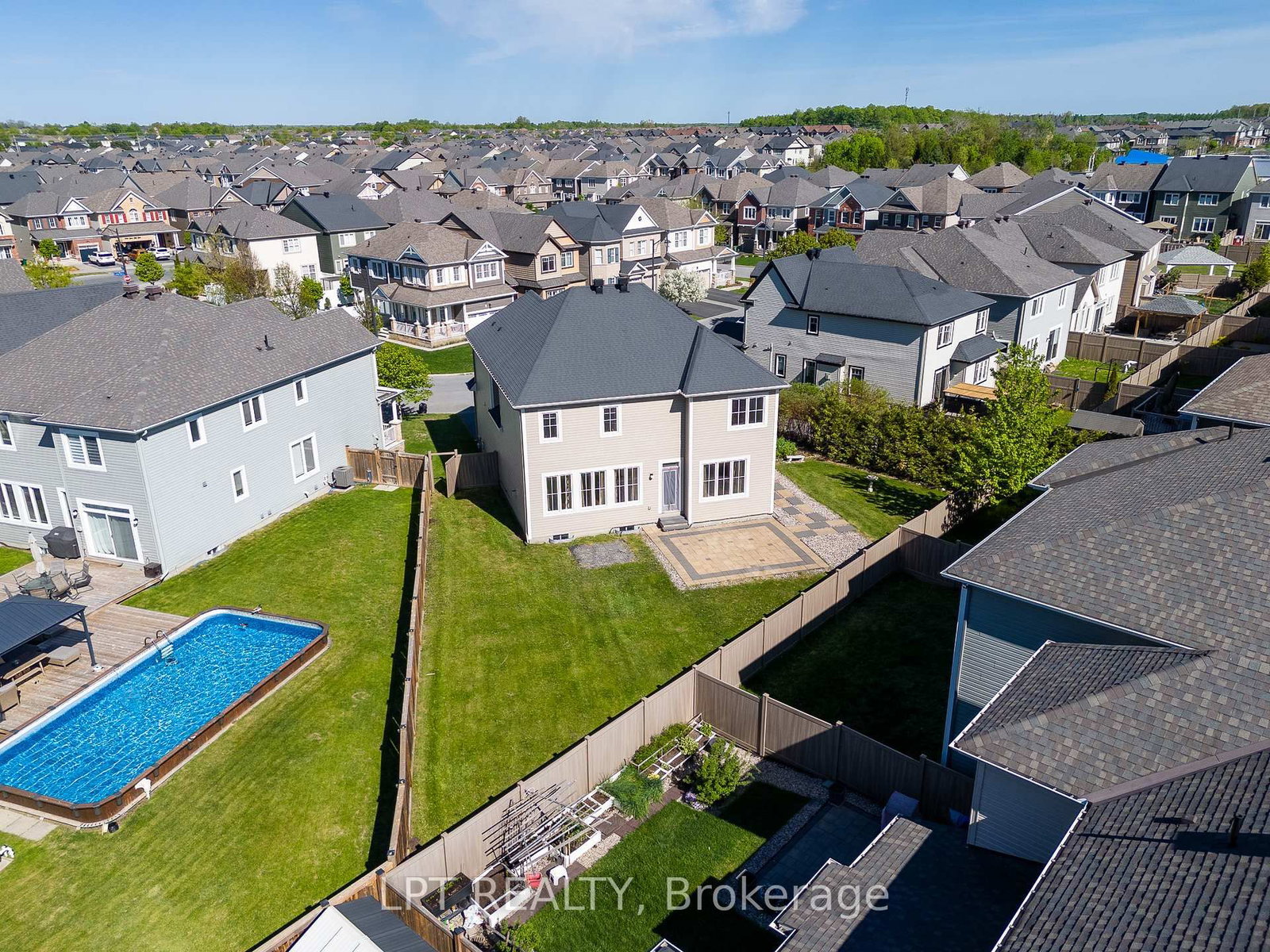67 BRISTLING Crescent • Ottawa, ON photo 40