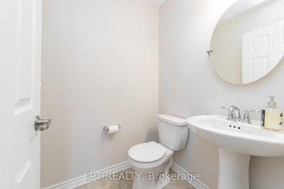 67 BRISTLING Crescent • Ottawa, ON photo 9