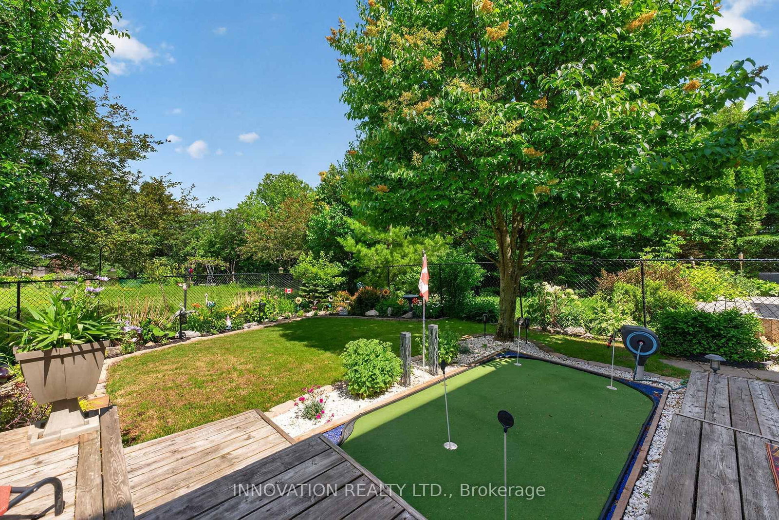 545 Rosehill Avenue • Ottawa, ON photo 3