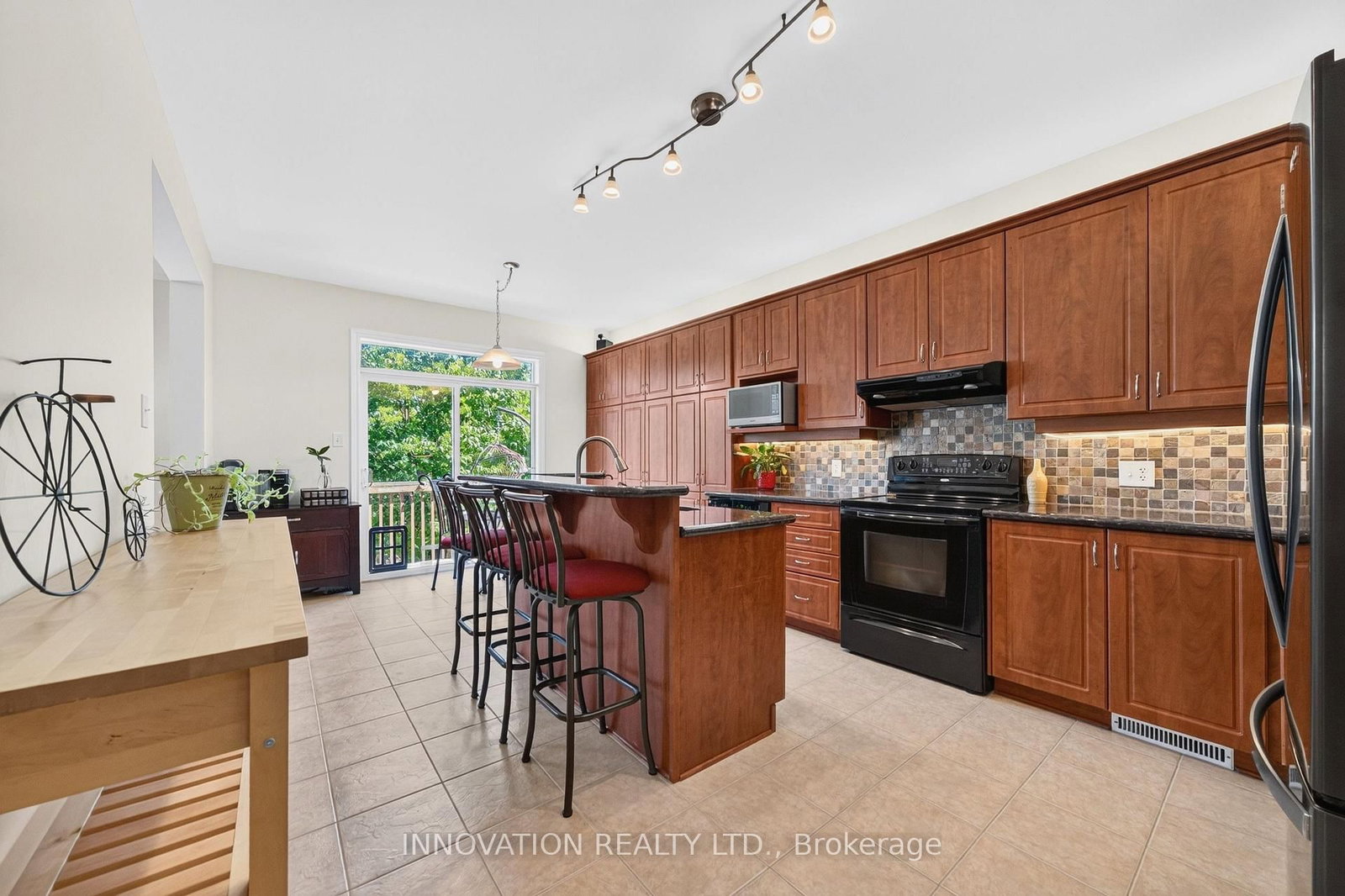 545 Rosehill Avenue • Ottawa, ON photo 9