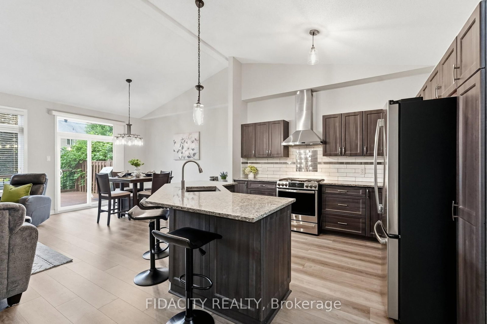 925 Burwash Landing Landing • Kanata, ON photo 10