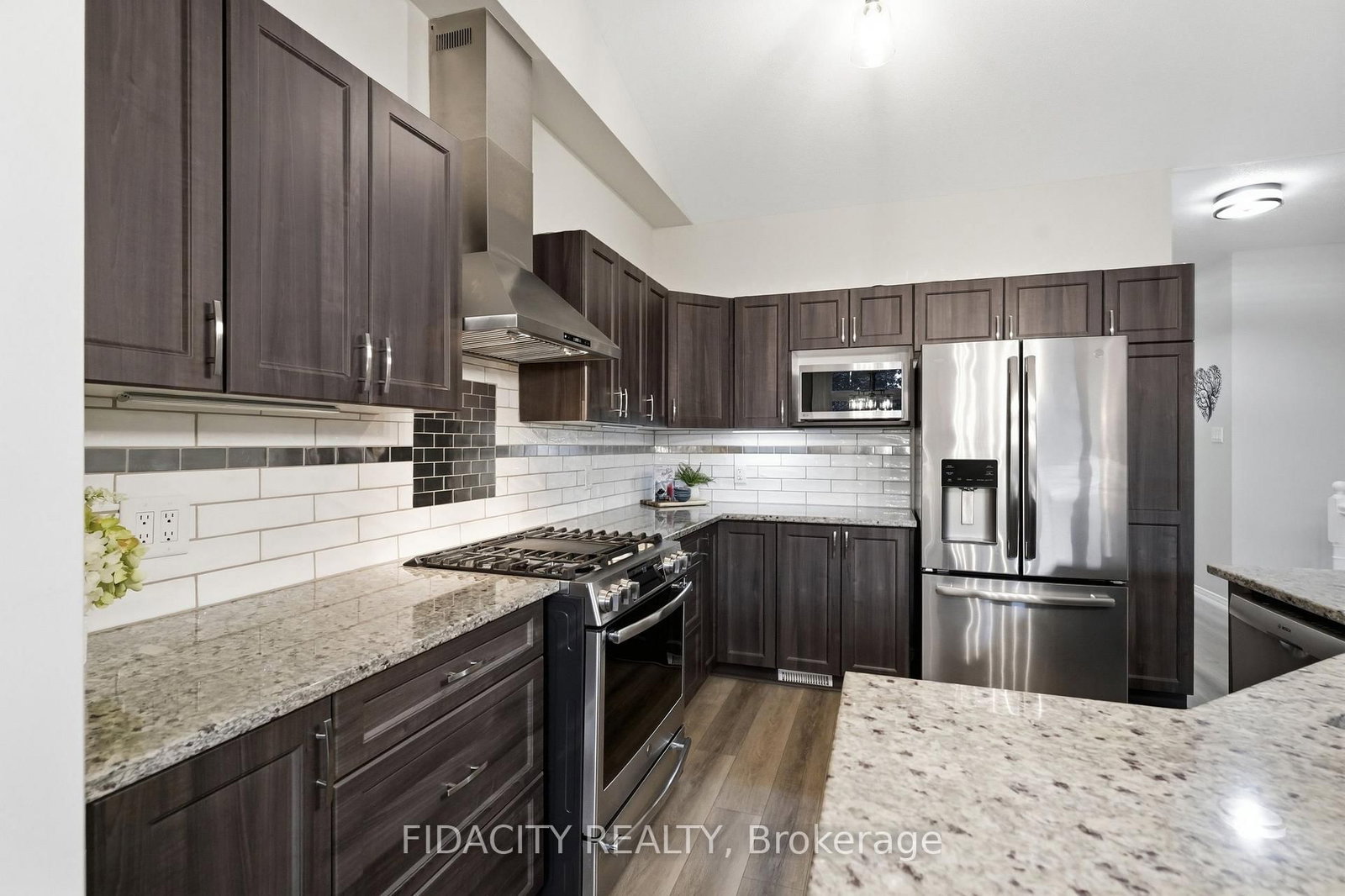 925 Burwash Landing Landing • Kanata, ON photo 12