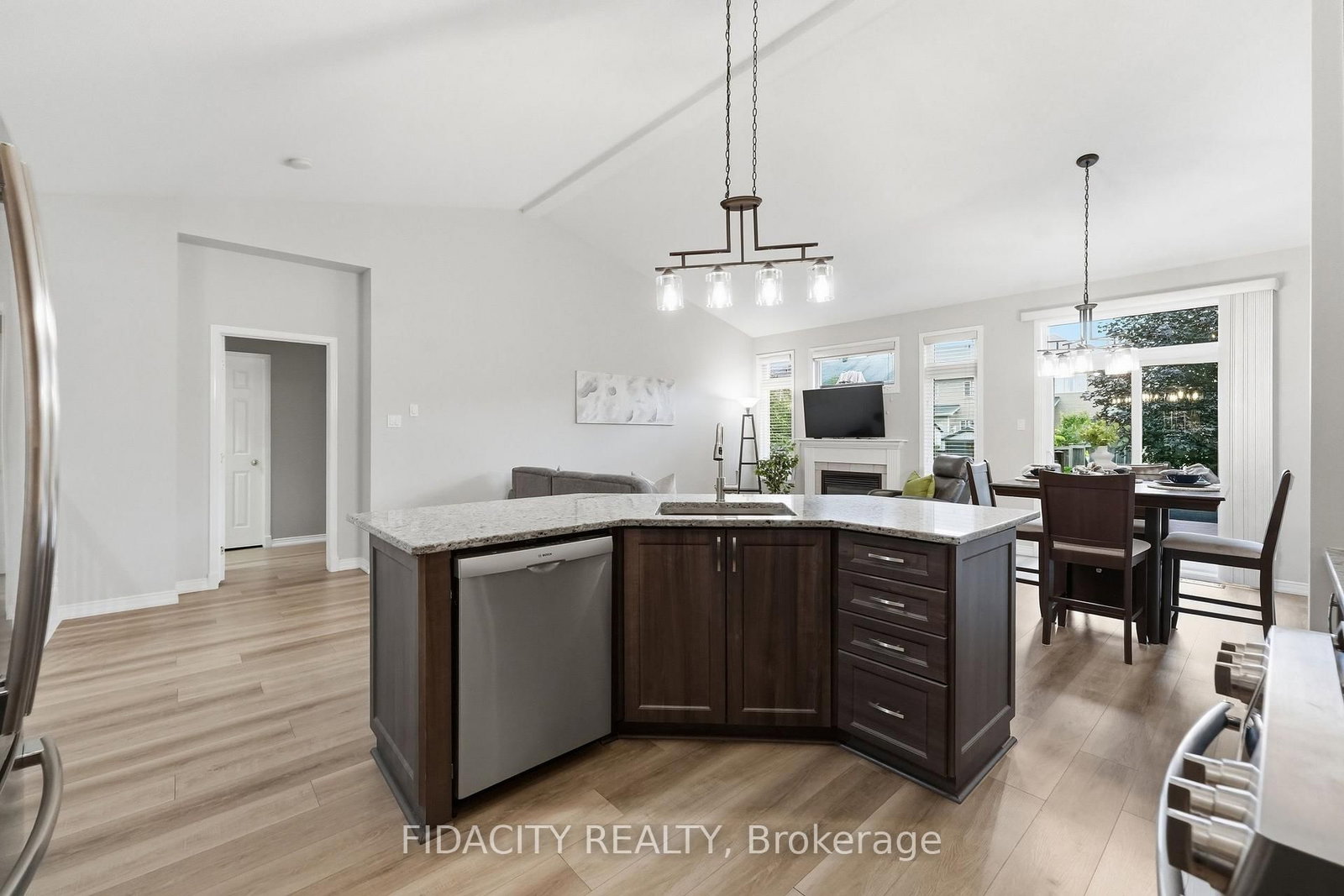 925 Burwash Landing Landing • Kanata, ON photo 13