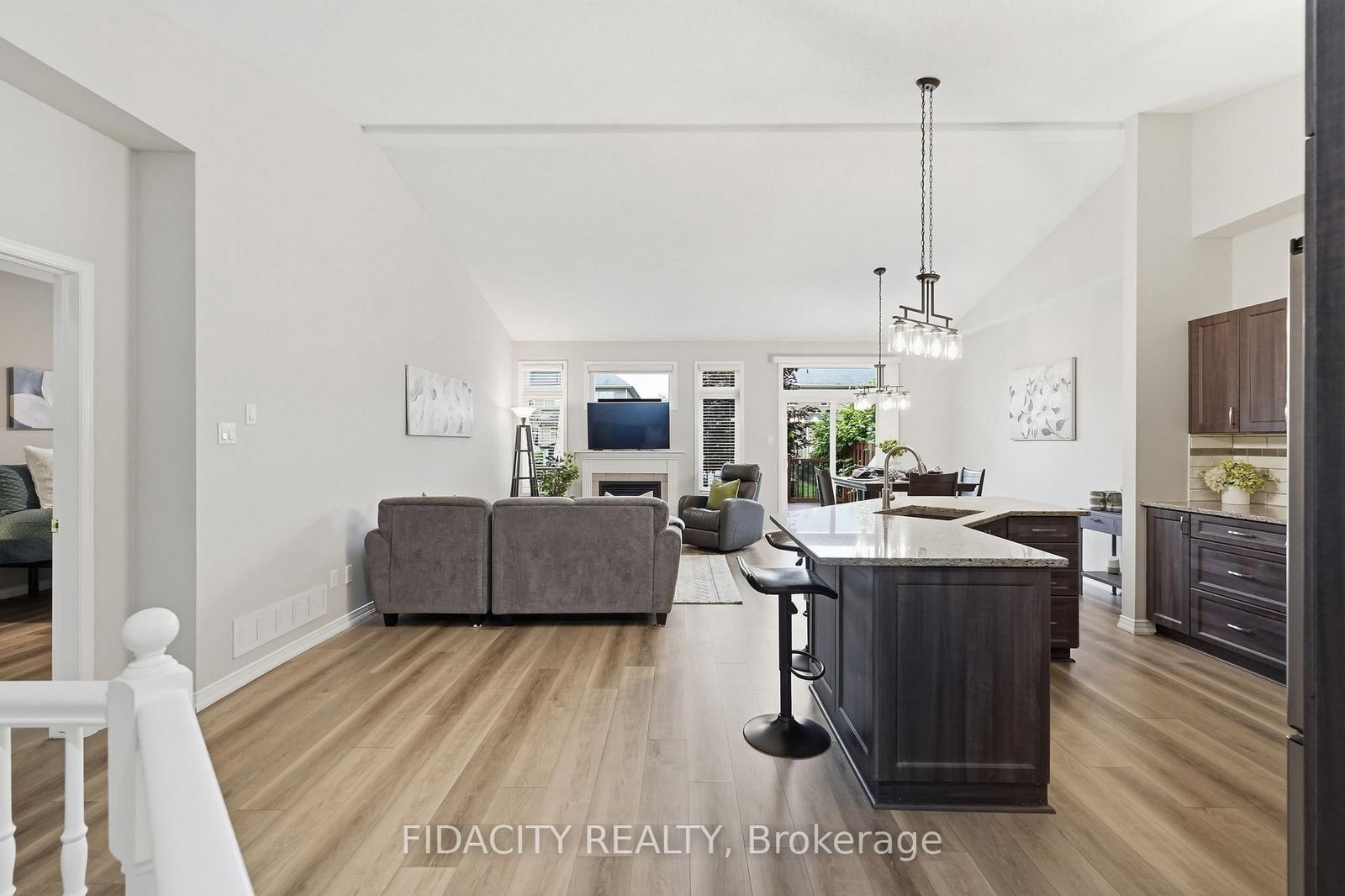 925 Burwash Landing Landing • Kanata, ON photo 5