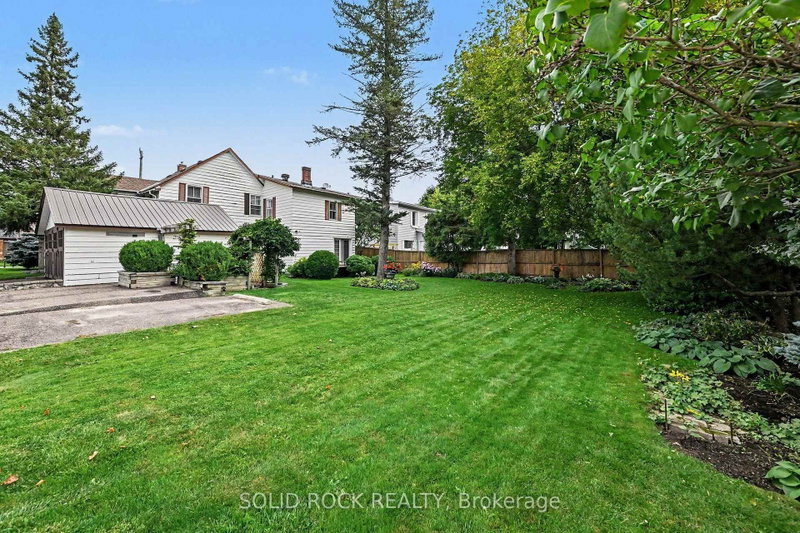 85 Renfrew Avenue W
