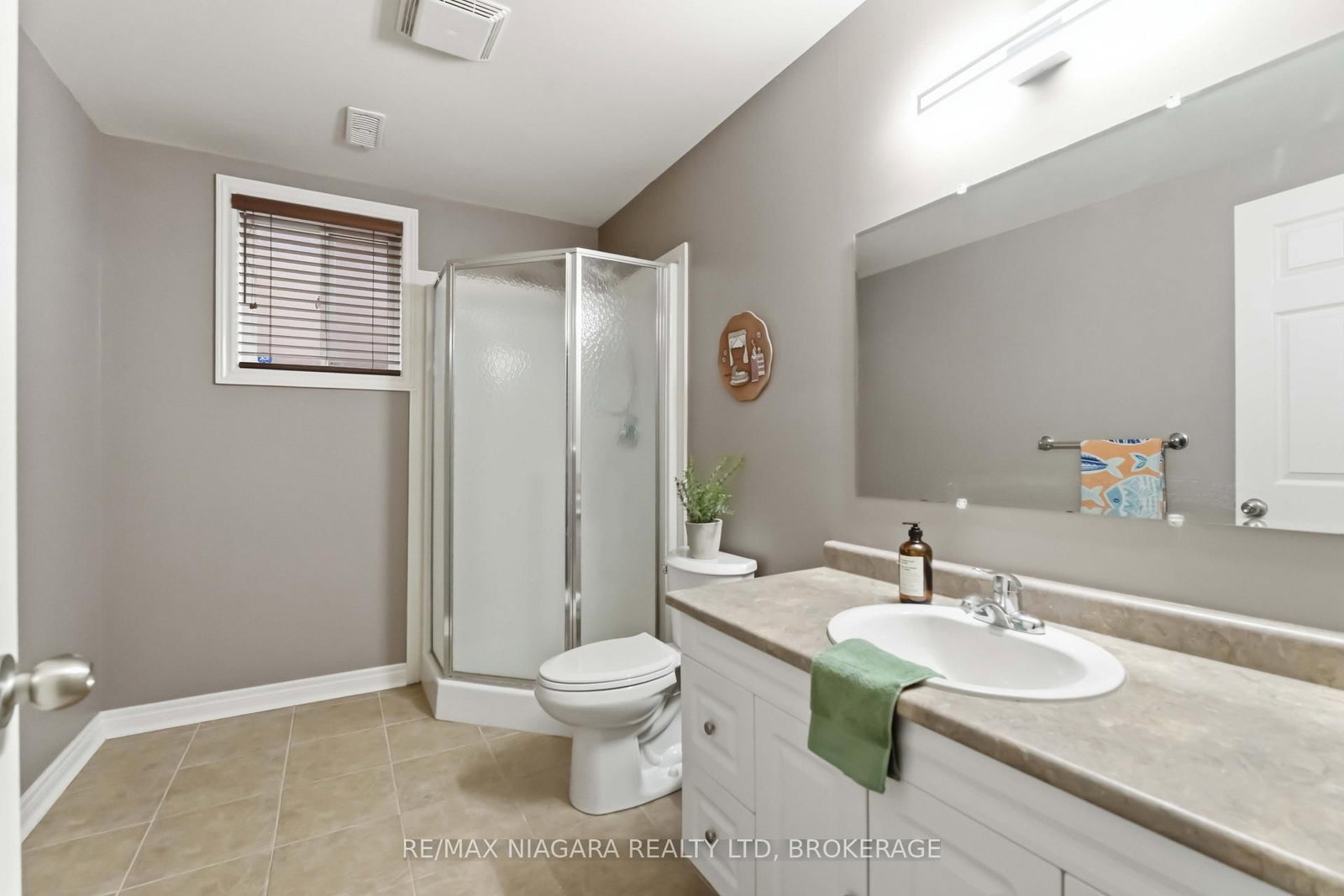 8340 Racey Avenue • Niagara Falls, ON photo 15