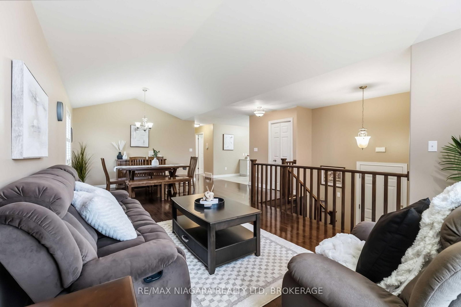 8340 Racey Avenue • Niagara Falls, ON photo 5