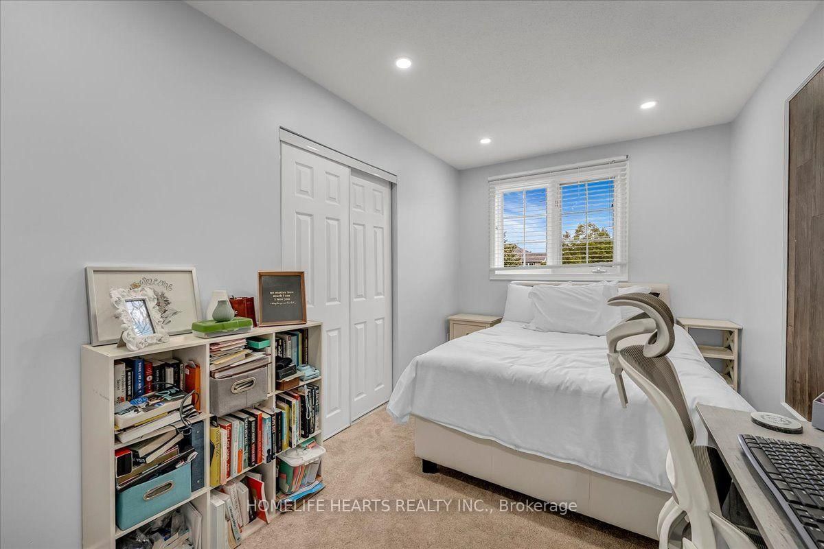 21 Bronte Court • Hamilton, ON photo 22