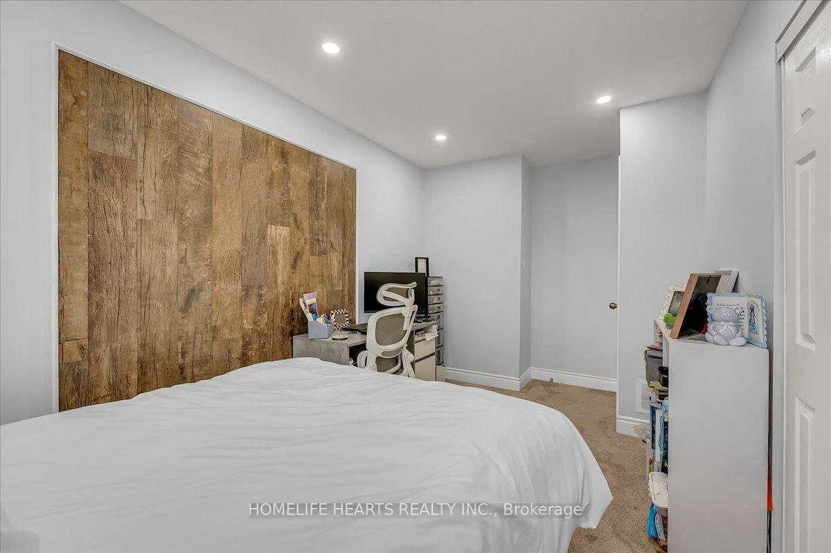 21 Bronte Court • Hamilton, ON photo 23