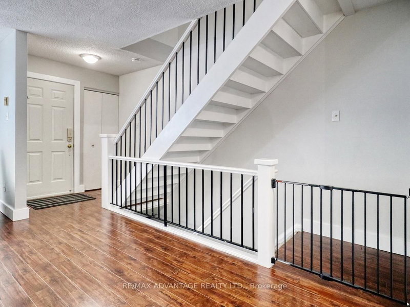 132 Monmore Rd photo 4