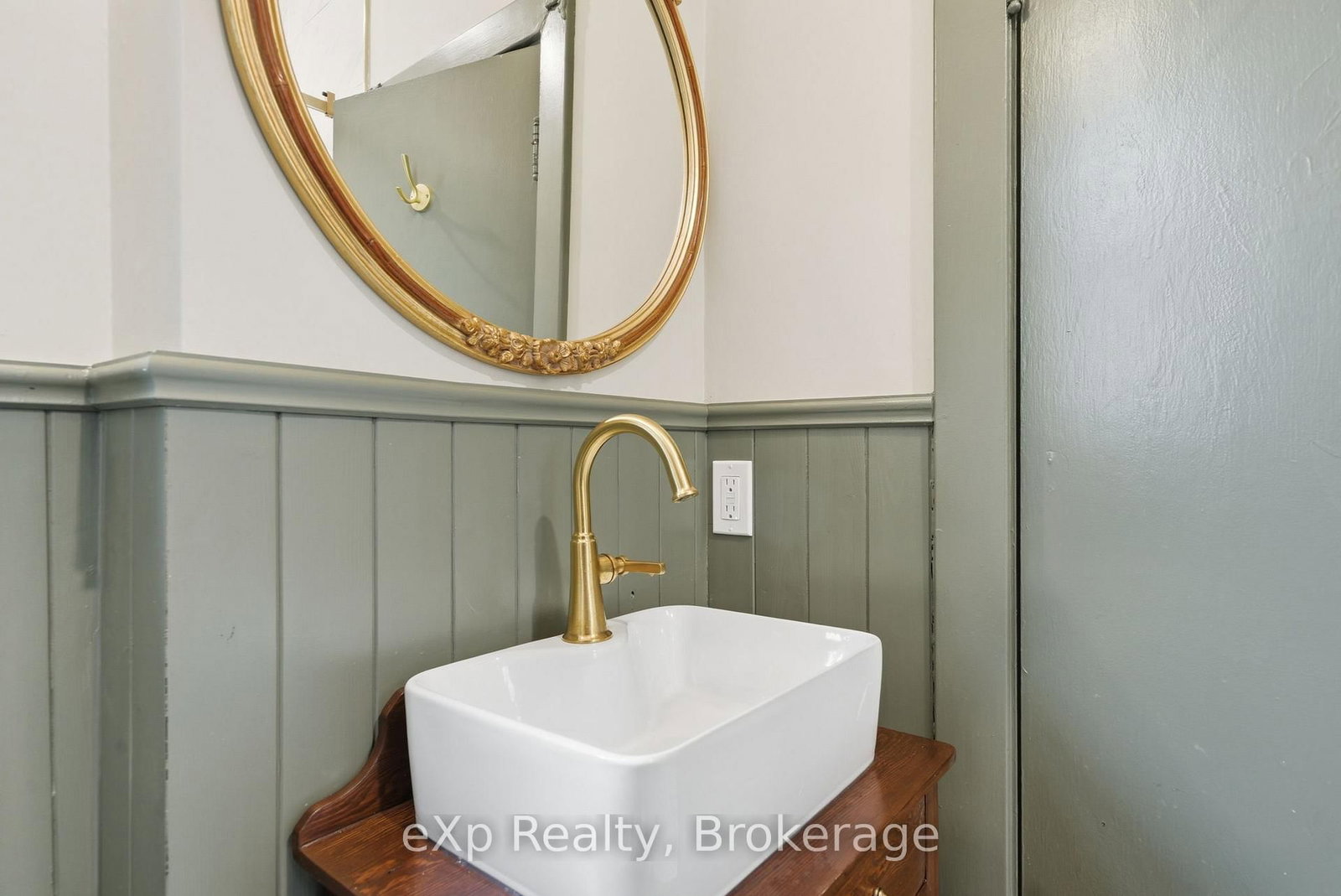 385 Stewart Street • Peterborough, ON photo 21