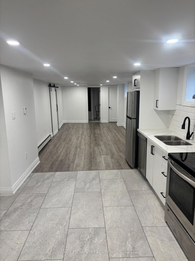 Lower - 393 Bowen Road