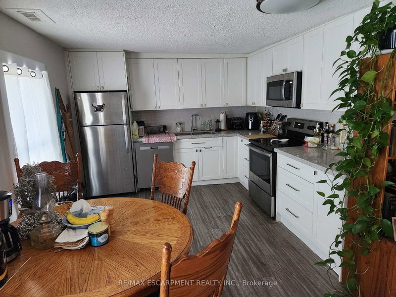 UPPER - 20 Hetherington Street