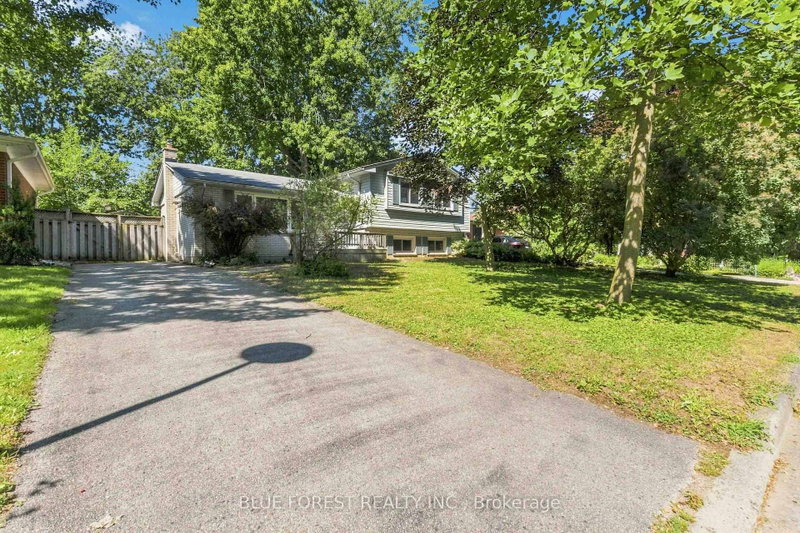 59 Scotchpine Crescent
