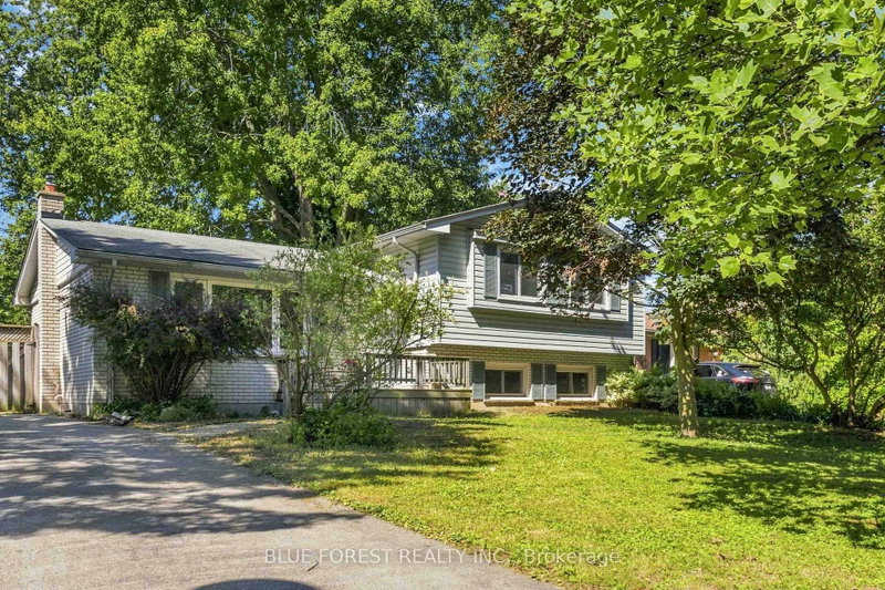 59 Scotchpine Crescent