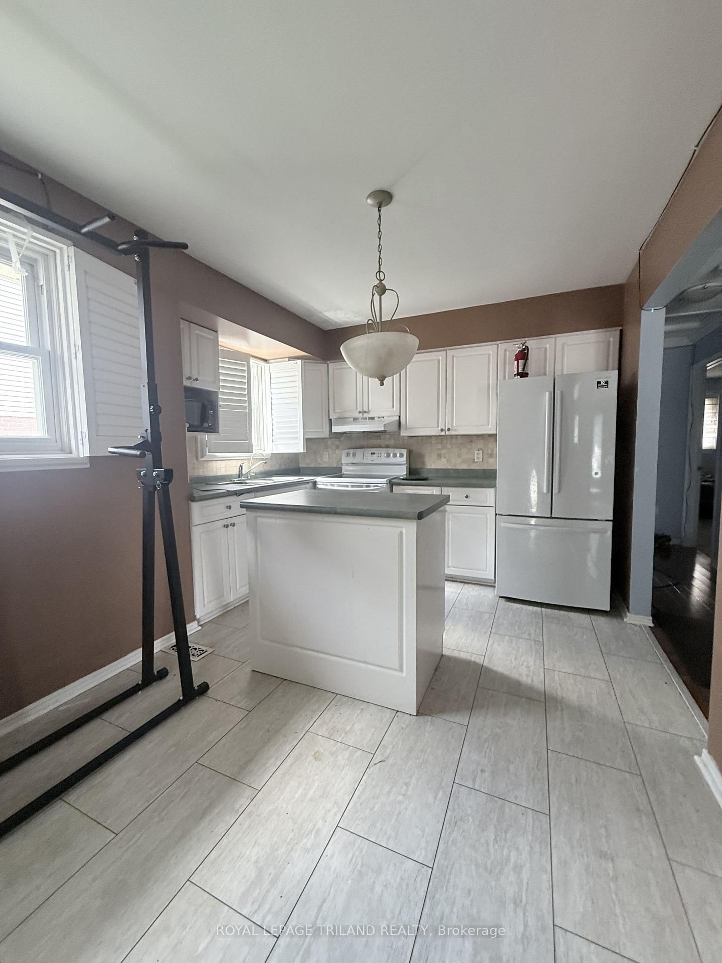 85 Bonaventure Drive, London East 5