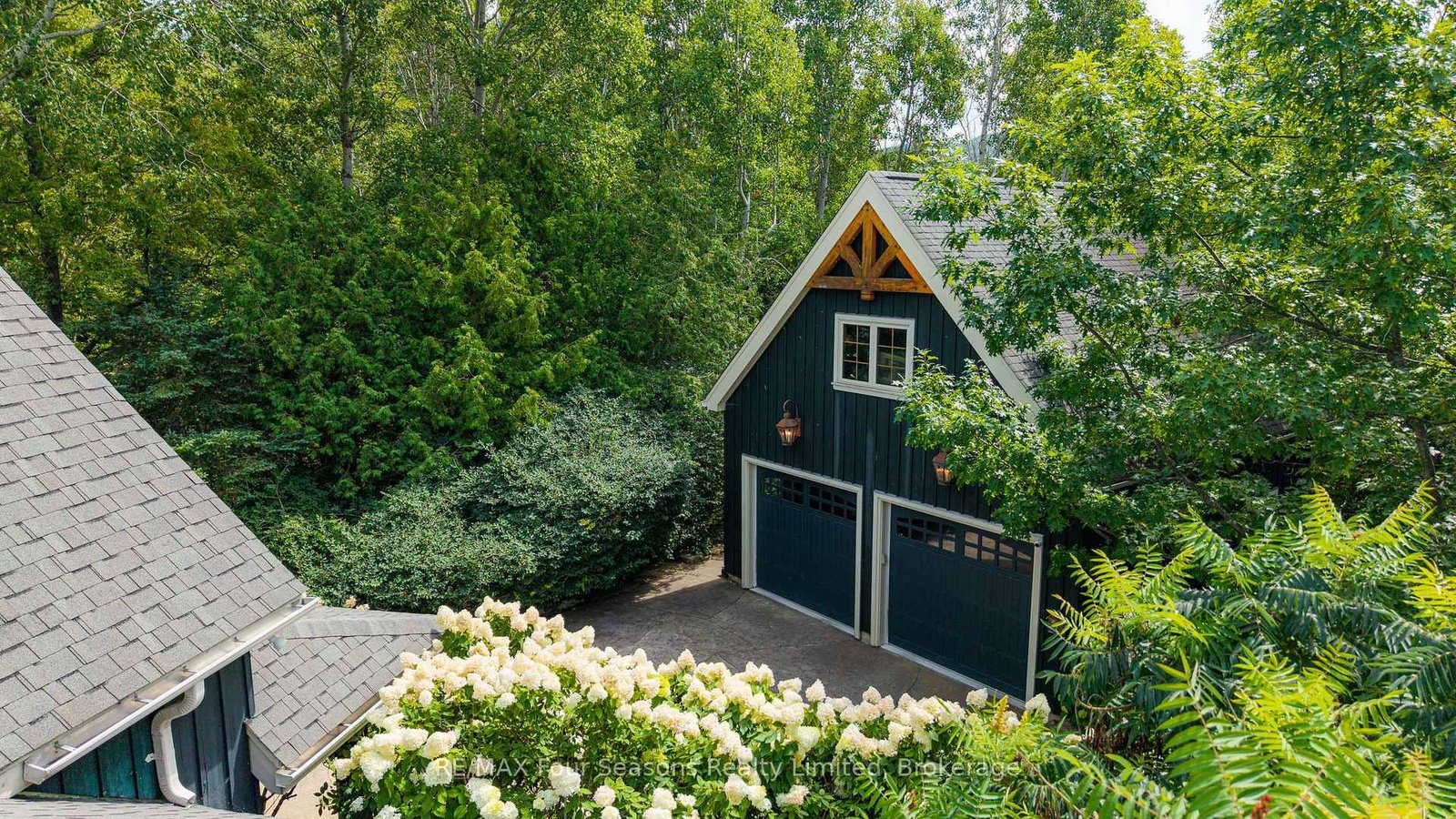 129 Davos Drive • Blue Mountains, ON photo 3