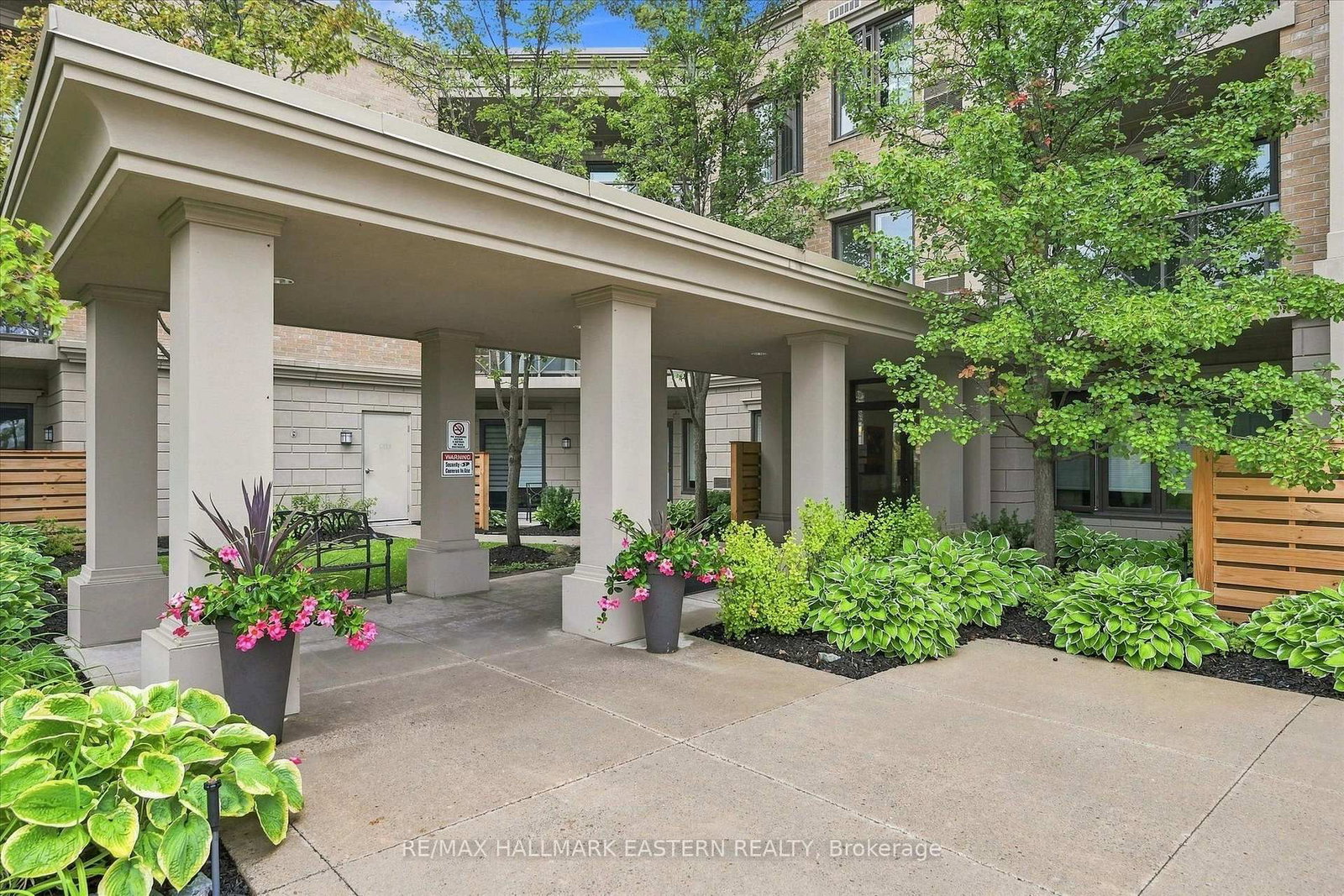 869 Clonsilla Avenue • #PH16 • Peterborough, ON photo 4