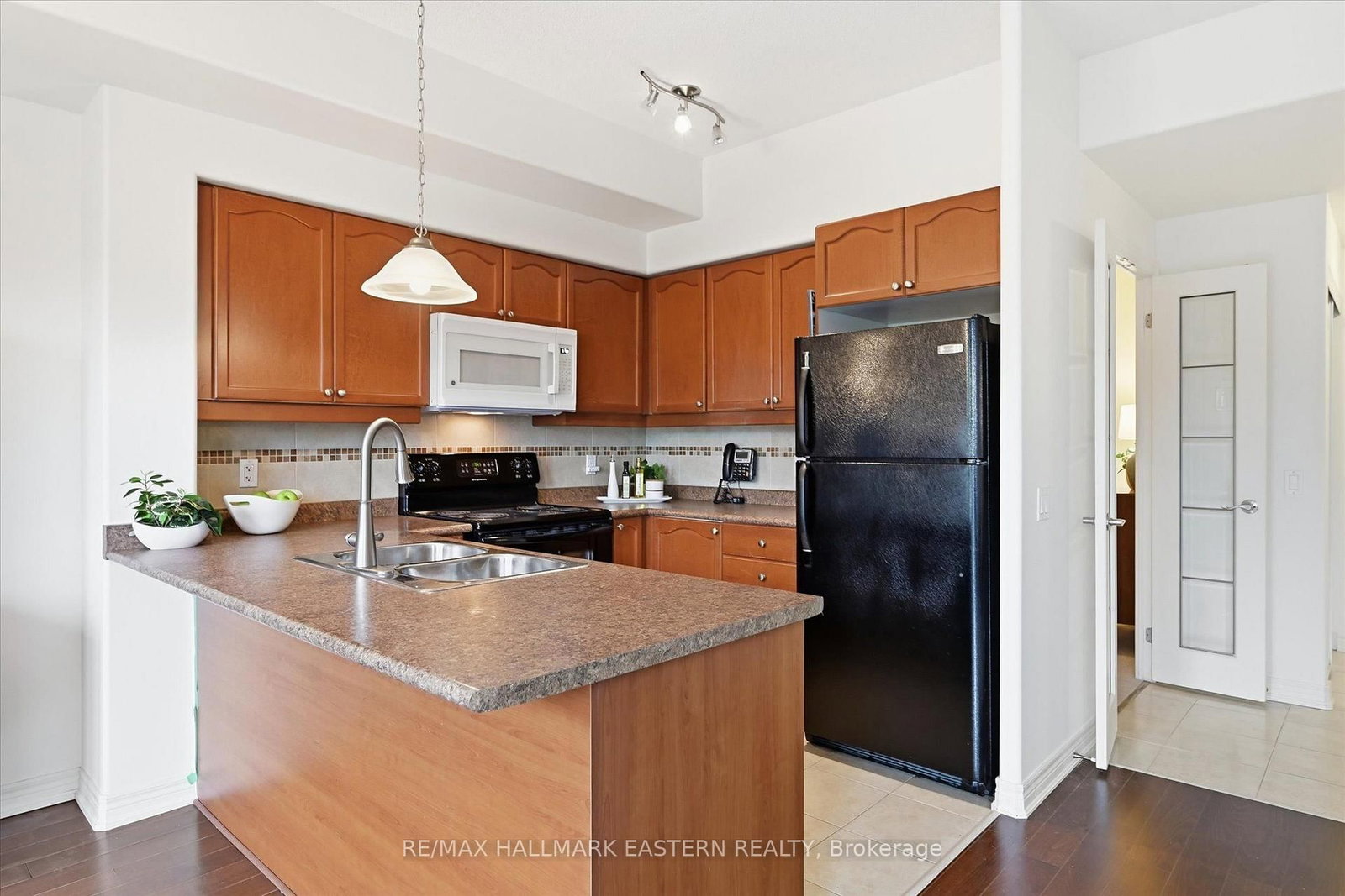 869 Clonsilla Avenue • #PH16 • Peterborough, ON photo 9