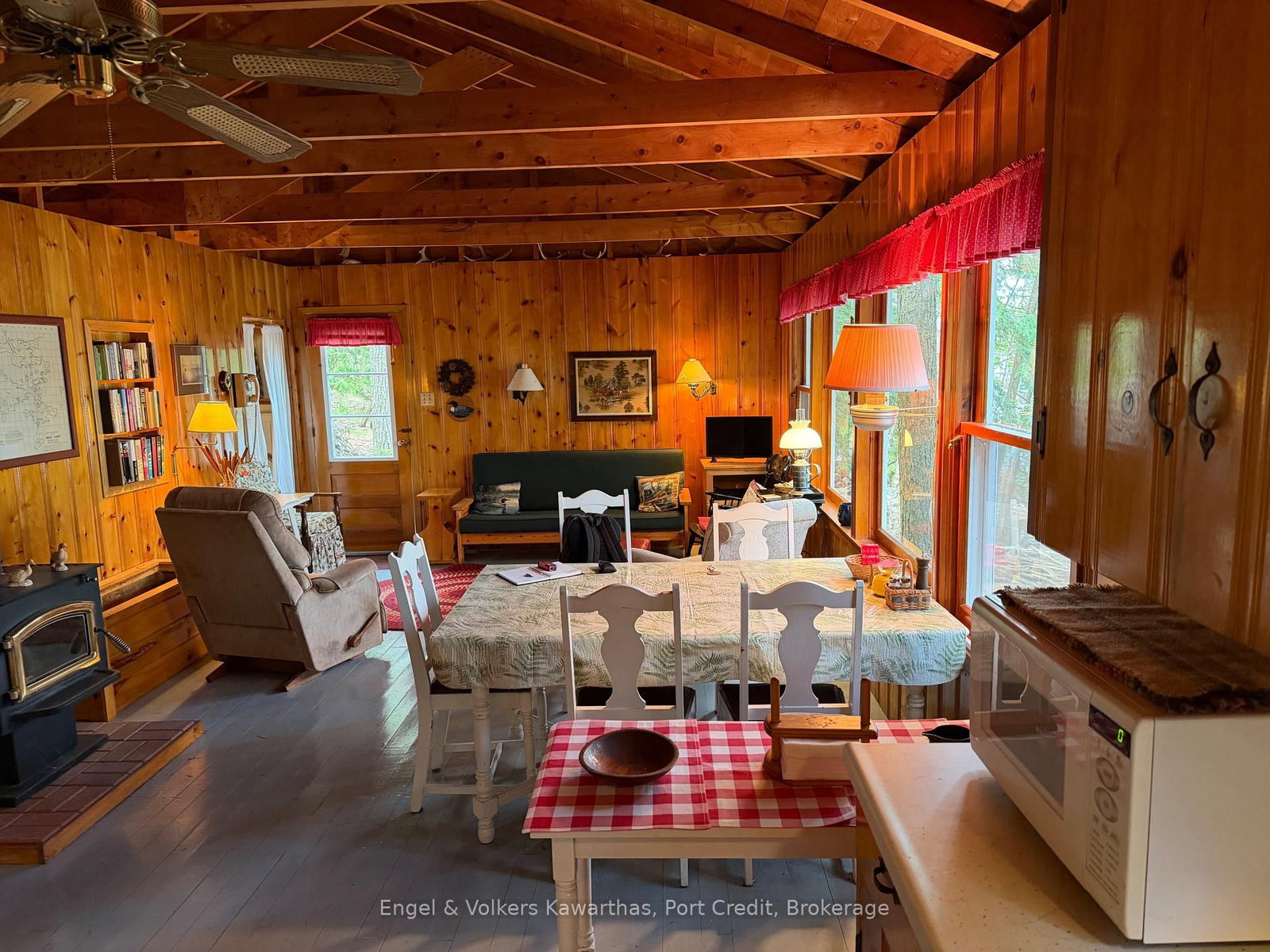 695 Griggs Island Jack Lake WAO Island • Havelock-Belmont-Methuen, ON photo 6
